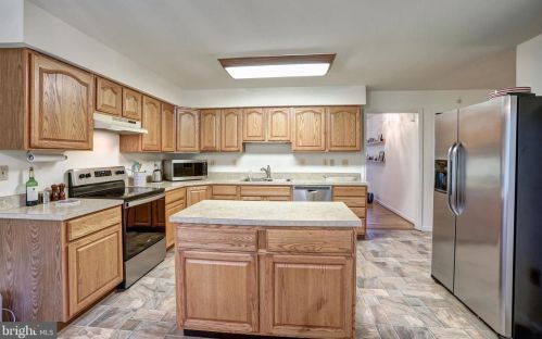 11734 Armistead Filler Ln, Lovettsville VA  20180-1915 exterior