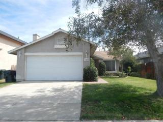 12433 San Jacinto Dr, Victorville, CA 92392-8828