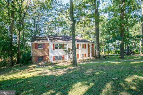313 Forest Hills Rd, Red Lion, PA 17356-9158