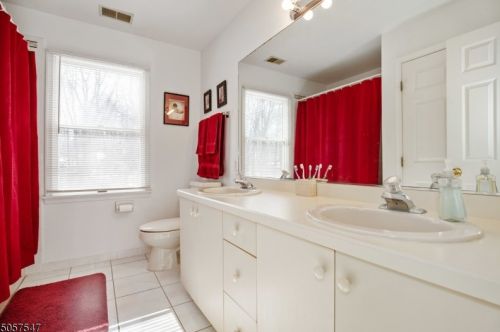 15 Hidden Glen Dr, Sparta NJ  07871-3843 exterior