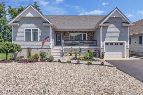 69 Sandy Point Dr, Bricktown, NJ 08723-5851