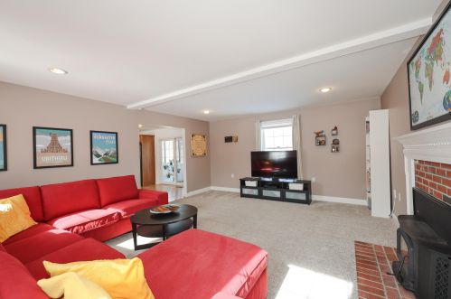 39 Bradford Cir, Hillsboro NH  03244-4864 exterior