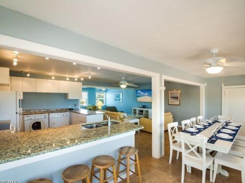 6000 Gulf Rd, Fort Myers Beach FL  33931-4315 exterior