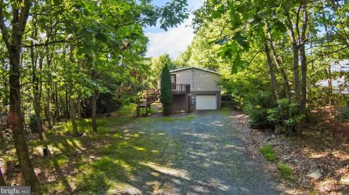 608 Fawn Cir, Jim Thorpe, PA 18229-1569