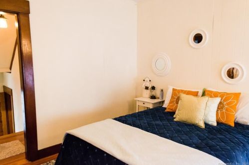 25 Curtis Ave, Wallingford CT 06492-3708 exterior