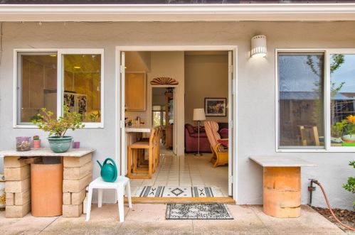 1730 Port Westbourne Pl, Newport Beach CA  92660-5330 exterior