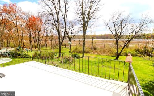 34 Twig Ln, Willingboro NJ  08046-3835 exterior