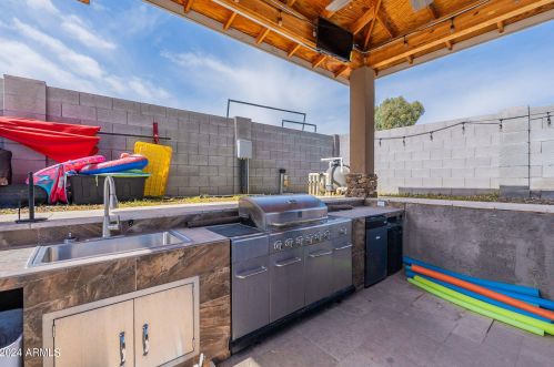 5752 Monte Cristo Ave, Glendale AZ 85306-2230 exterior