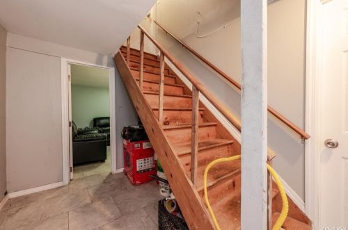 60 Locust St, Central Islip NY  11722-3126 exterior