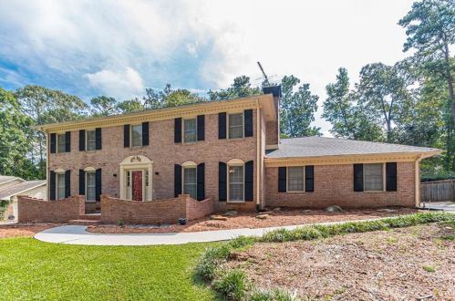 802 Carlisle Club Dr, Stone Mountain, GA 30083-4710