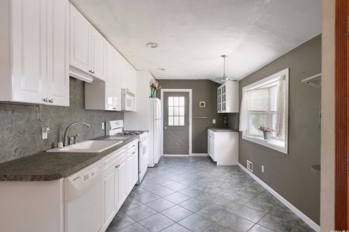 319 Barton Ave, Canaan Lake, NY 11772-4203