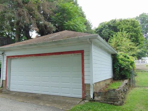 1210 Pittsburgh St, South Connellsville PA  15425-4405 exterior