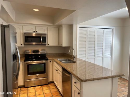 2862 61st St, Scottsdale AZ  85257-1043 exterior