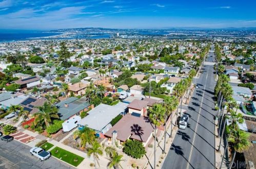 4421 Del Monte Ave, San Diego CA  92107-3607 exterior