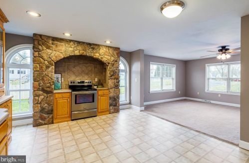 280 Massanutten Dr, Edinburg VA  22824-3022 exterior