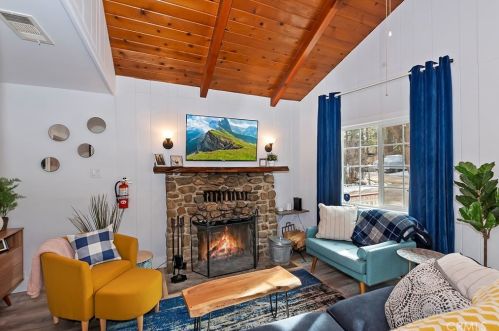 1117 Rainbow Blvd, Big Bear City CA  92314-9383 exterior