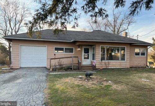 1232 Felton Rd, Red Lion, PA 17356-9304