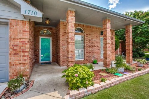 1710 Cyrus Way, Denton, TX 76208-7564