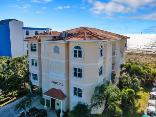 13398 Gulf Ln, Saint Petersburg, FL 33708-2578