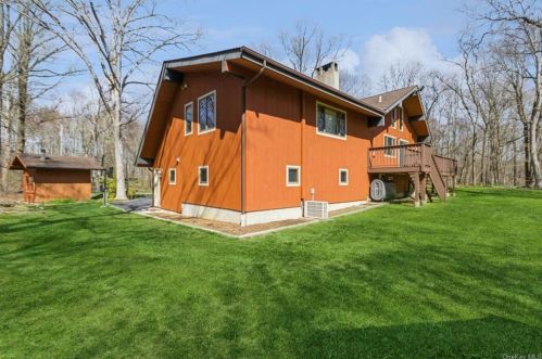 38 Lockwood Rd, Lewisboro, NY 10590-2328
