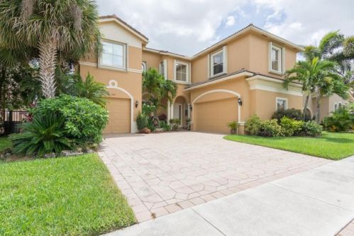 1300 Beacon Cir, West Palm Beach, FL 33414-3154