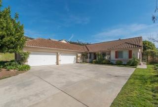 2511 Walinca Way, Vista, CA 92084-5811