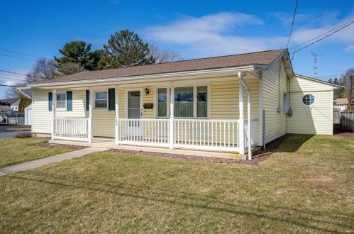 204 Alpha Ave, Wind Gap, PA 18091-1203