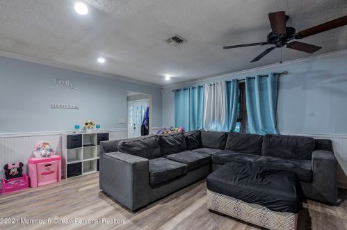 49 Cooks Bridge Rd, Jackson Twp NJ  08527-2523 exterior