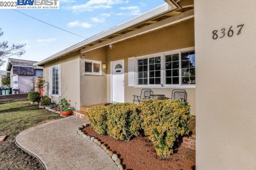 8367 Cavalier Ln, Pleasanton, CA 94568-1012