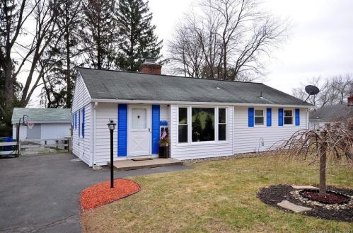 3 Kelsey Pl, Bloomfield, CT 06002-2818
