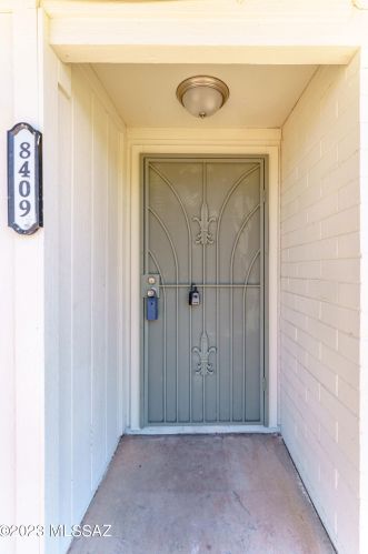 8409 Mary Dr, Tucson AZ  85730-2038 exterior