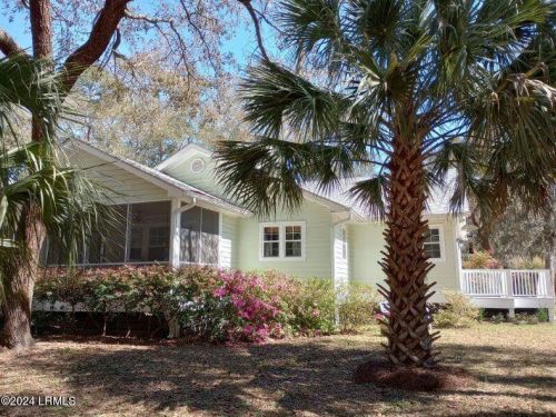 19 Tucker Ave, Beaufort, SC 29907-1663