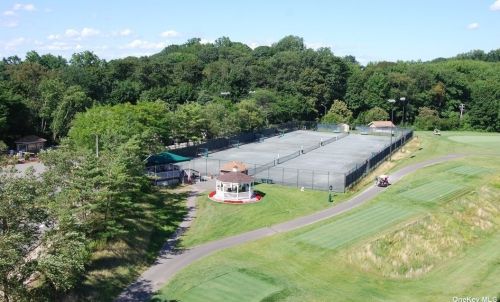 27110 Grand Central Pkwy, Floral Park NY  11005-1245 exterior