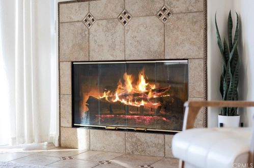 40107 Calle Breve, Temecula CA  92592-8692 exterior