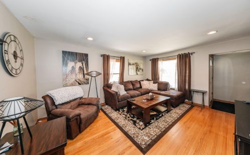 3441 56th St, Milwaukee, WI 53216-2813