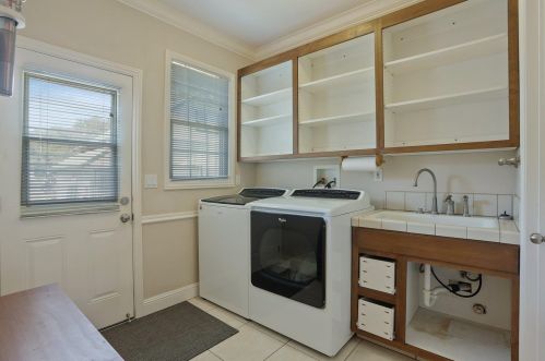 5057 Harney Ln, Lodi CA  95240-6922 exterior