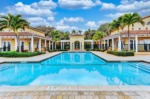 1030 Lake Shore Dr, West Palm Beach, FL 33403-2870