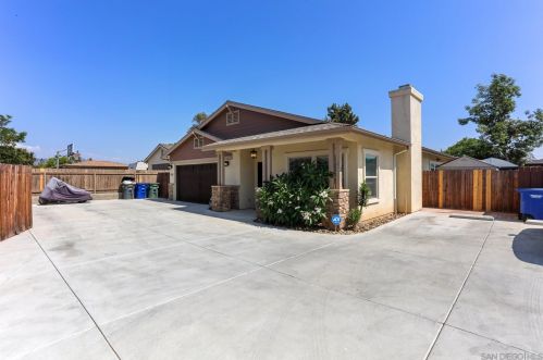 1243 Peach Ave, El Cajon, CA 92021-4916