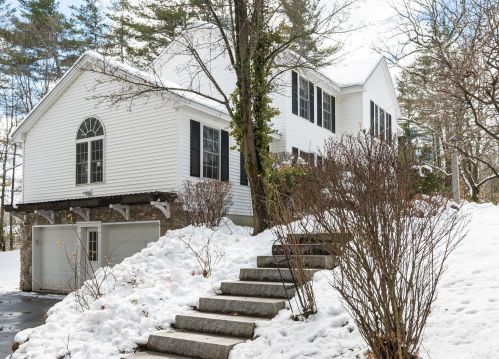 2 Watercrest Dr, Londonderry, NH 03053-2591
