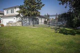 8302 Whitewater Dr, Bakersfield, CA 93312-4930