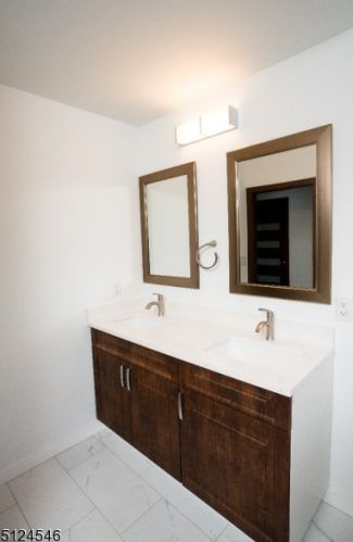 60 Dartford Rd, Greystone Park NJ  07950-3014 exterior