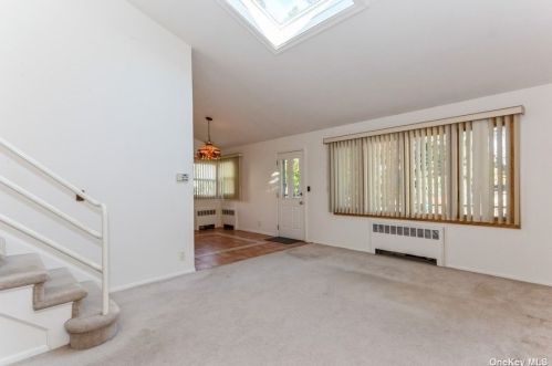 908 New Hyde Park Rd, New Hyde Park NY  11040-3205 exterior