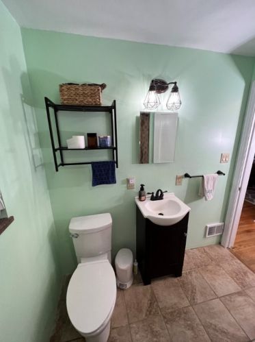 8040 Remington Dr, Pittsburgh PA  15237-6235 exterior