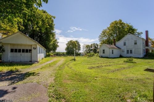 8 Old York Rd, East Amwell Township, NJ 08551-1125