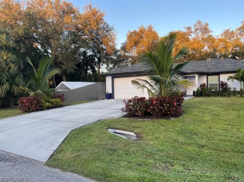 520 Plumosa Ave, Lehigh Acres, FL 33972-7831