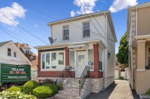 56 Shaler Ave, Fairview NJ  07022-2112 exterior