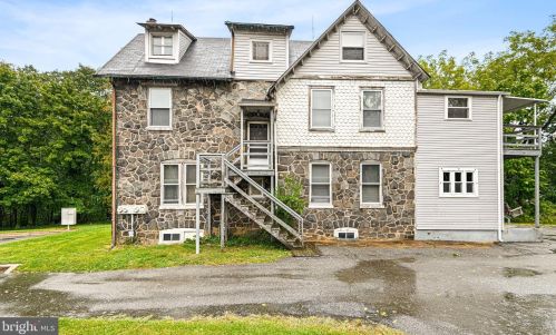 1013 Talcon Dr, Wilmington DE  19804-1242 exterior