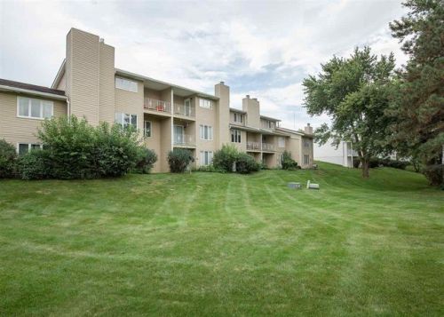 3815 Prairie Ln, Panarama Park, IA 52722-2248
