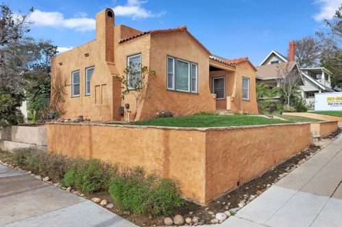 1204 Edgemont St, San Diego CA 92102-1740 exterior