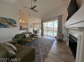 828 52nd St, Cape Coral, FL 33914-7044